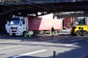 LKW blieb unter Bruecke haengen Koeln Deutz Opladenerstr Deutz Muelheimerstr P080